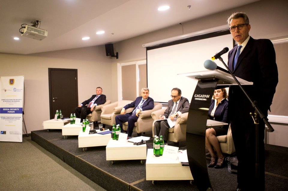 Ambassador Pyatt at the “Hybrid Solutions for Security in the Black Sea Region” Conference, Odesa, March 24, 2016 (26121879426)