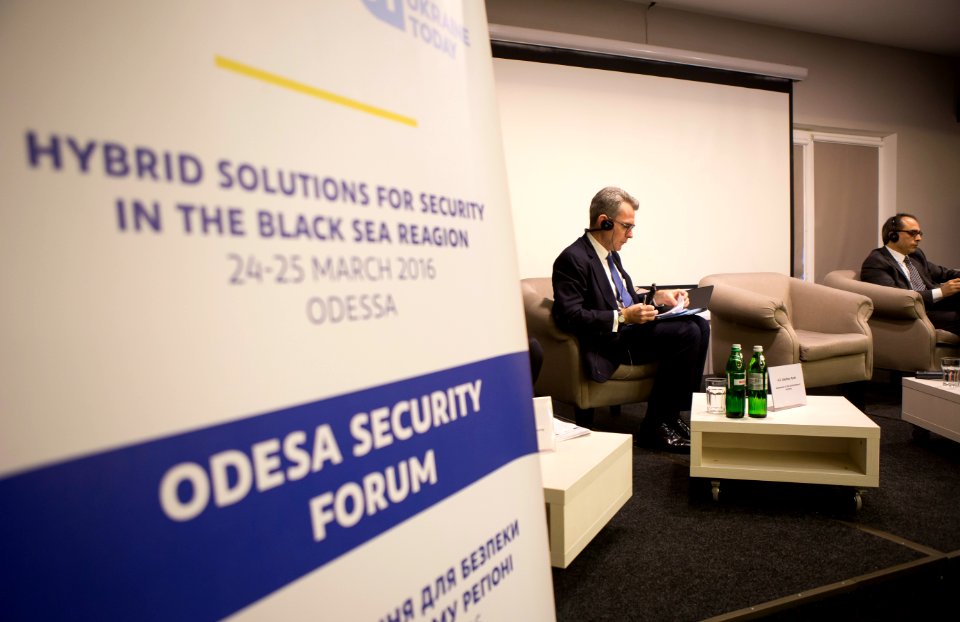Ambassador Pyatt at the “Hybrid Solutions for Security in the Black Sea Region” Conference, Odesa, March 24, 2016 (26055362672)