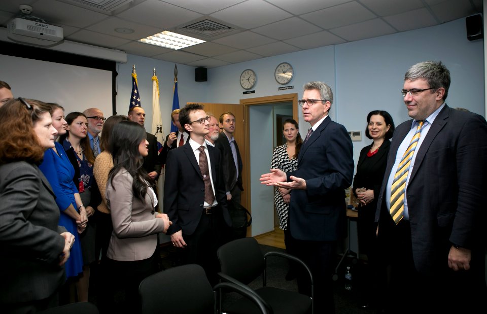 Ambassador Pyatt meets Peace Corps volunteers in Kyiv to celebrate the 55th anniversary of the Peace Corps, March 1, 2016 (25316929512)