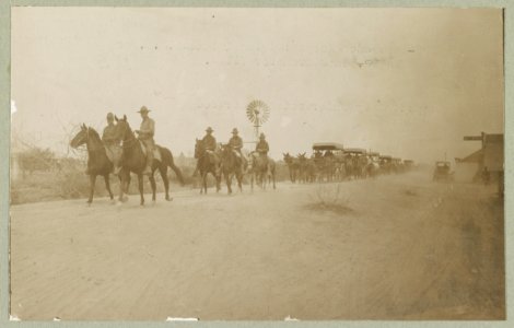 Ambulance Corps leaving Columbus, New Mex. for Mexico in search for Villa LCCN2013645868
