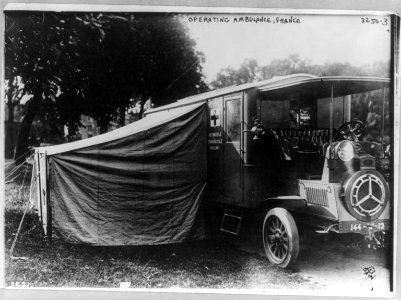 Ambulances - operating ambulance, France LCCN2002705731