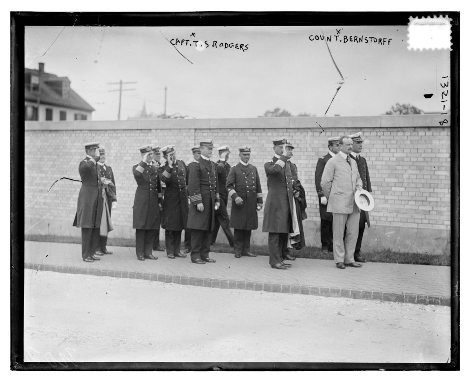 Amer. & German admirals with Count Bernstorff LCCN2014686981