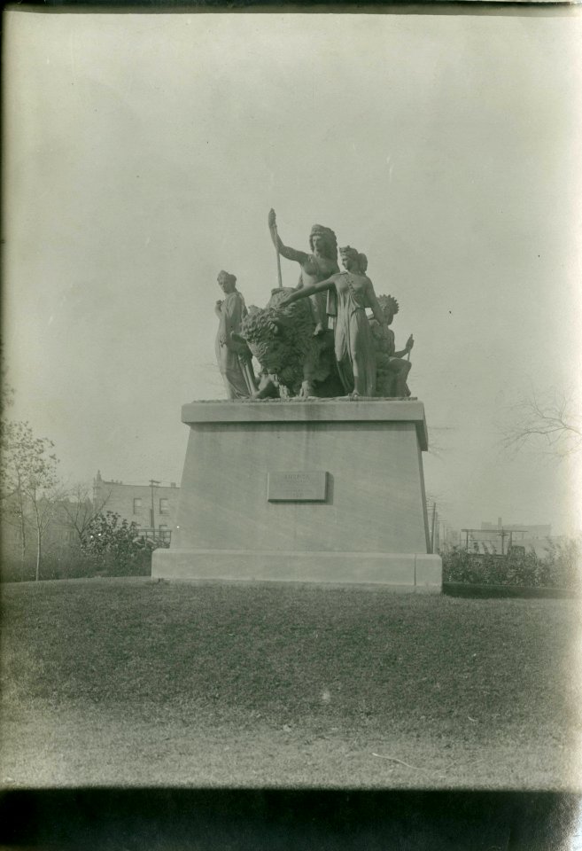 America sculpture, Illinois, early 20th century (NBY 567)