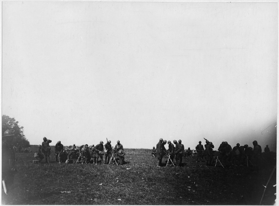 American (African American) soldiers' camp in France. Machine gun instruction. - NARA - 533601