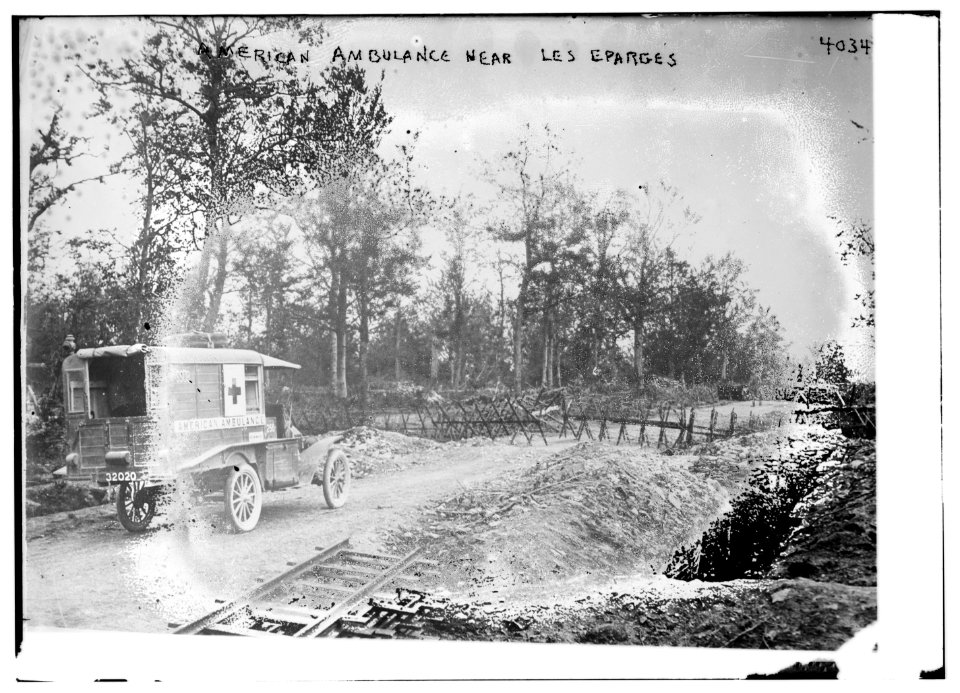 American ambulance near Les Eparges LCCN2014703067