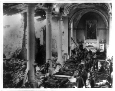 American Army field hospital inside ruins of church. France. 1918 LCCN2006679083