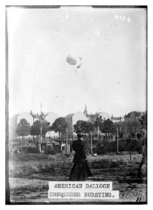 American balloon Conqueror bursting (Berlin) LCCN2014682381