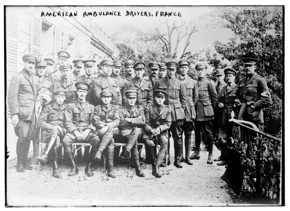 American ambulance drivers, France LCCN2014703181