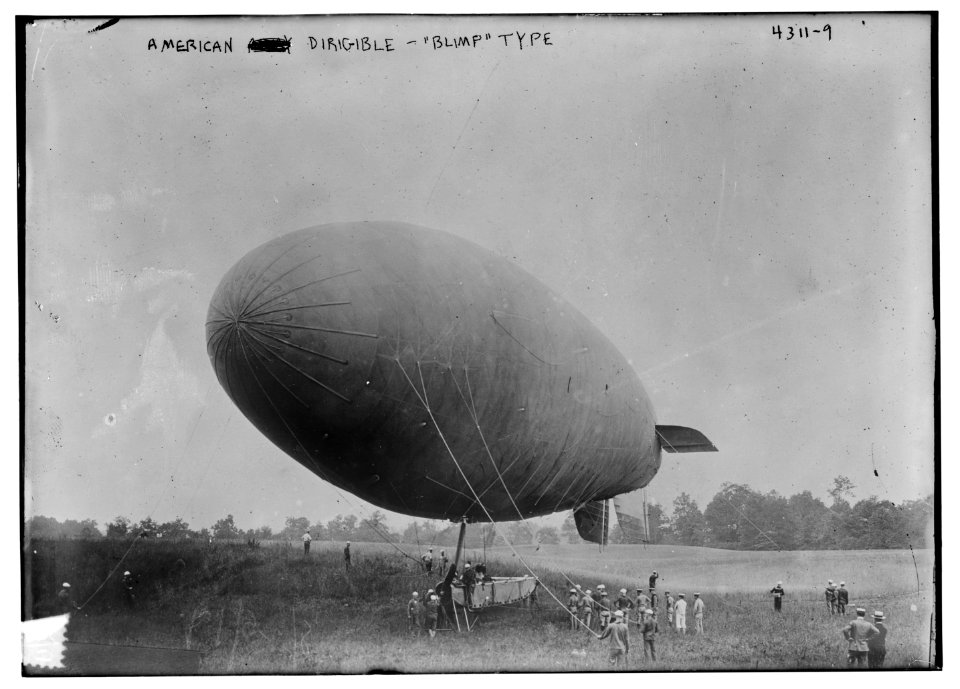 American dirigible, blimp type LCCN2014705354