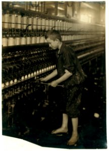 American Linen Co. Cleaner - Spinning room. LOC nclc.05599