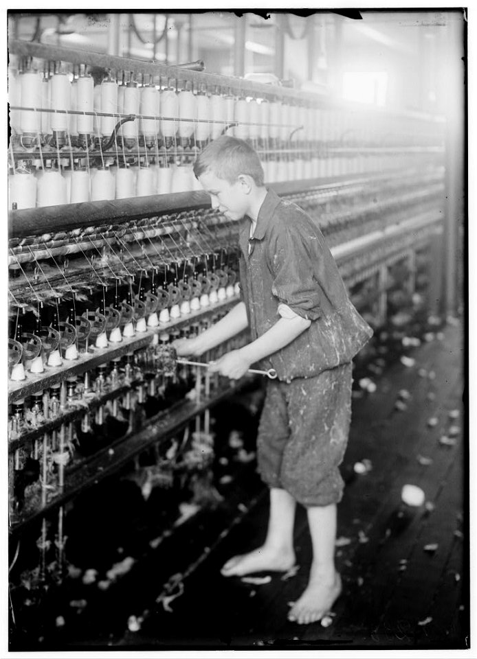 American Linen Co. Cleaner - Spinning room. LOC nclc.05599
