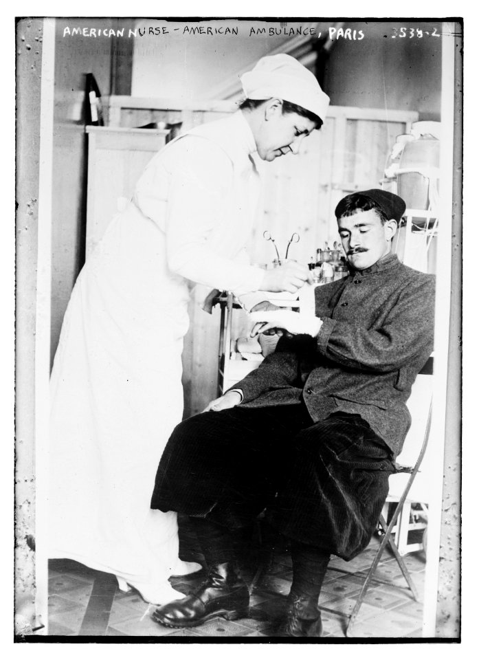 American Nurse, American ambulance, Paris LCCN2014699382
