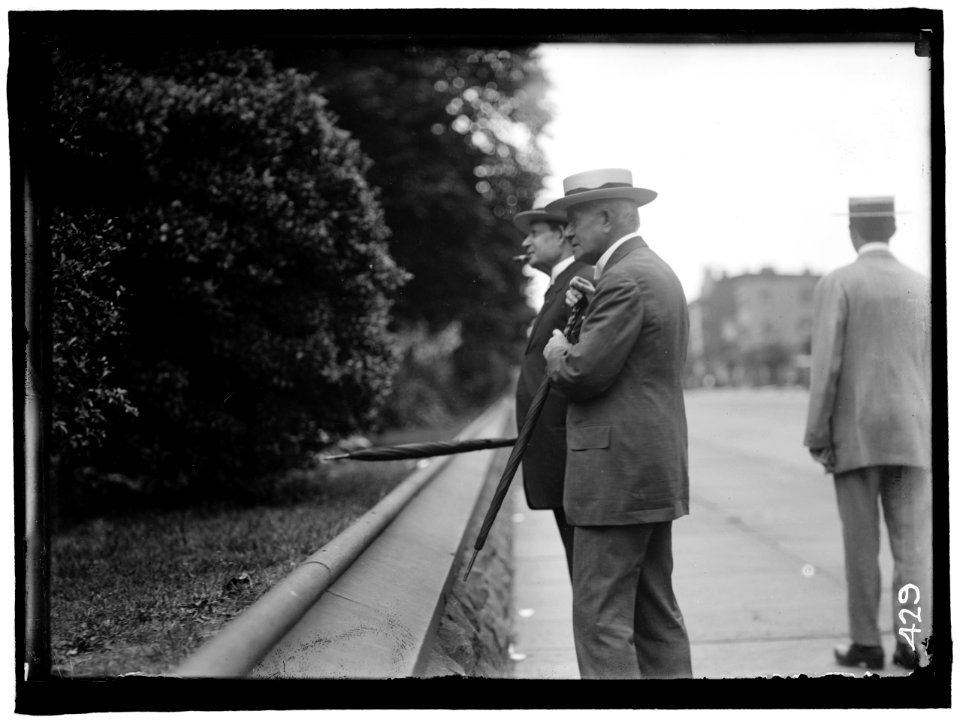 AMERICAN SUGAR REFINING CO. CHARLES R. HEICKE, EXECUTIVE SECRETARY OF THE COMPANY IN CAPITOL GROUNDS LCCN2016863379