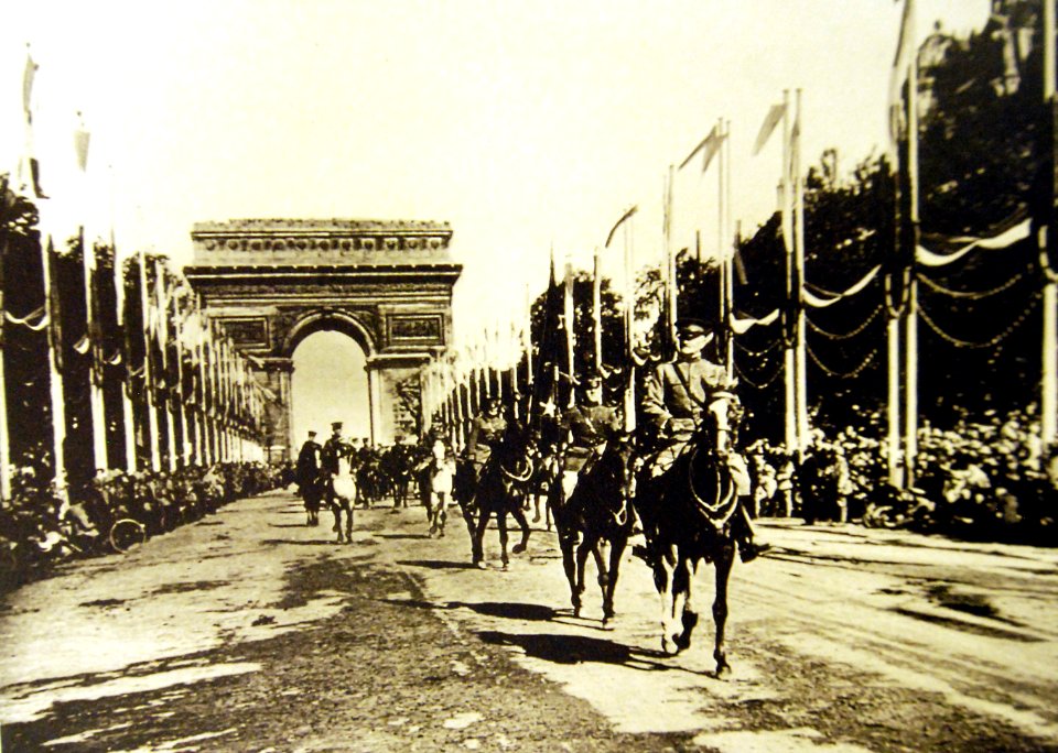 American troops during parade in Paris July 14, 1919 (30028479725)