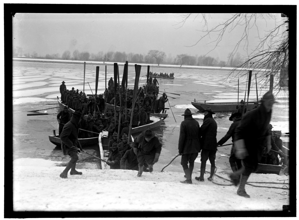 AMERICAN UNIVERSITY TRAINING CAMP. ENGINEERS FROM TRAINING CAMP ON POTOMAC LCCN2016868772