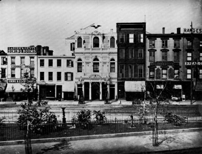 Amerikanischer Photograph um 1877 - Das Eagle Theater (Zeno Fotografie)