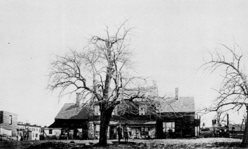 Amerikanischer Photograph um 1888 - Hinterhof der Harsen Heimstätte (Zeno Fotografie)
