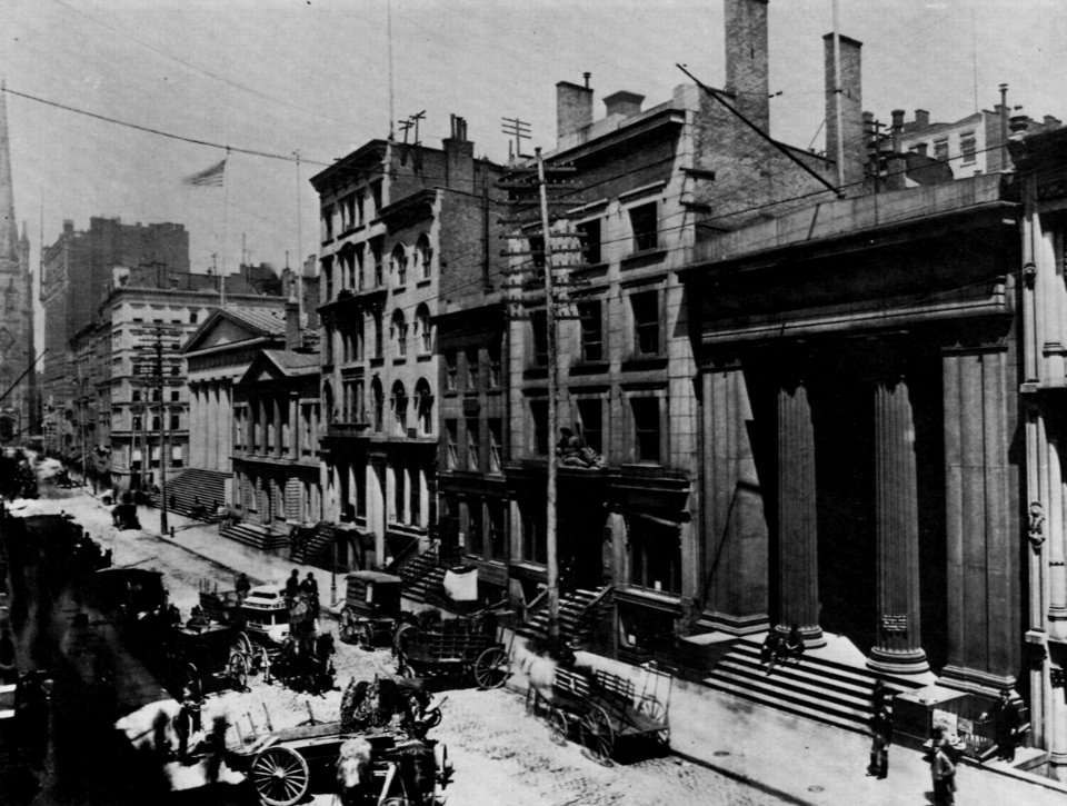 Amerikanischer Photograph um 1882 - Die Wall Street von der William Street (Zeno Fotografie)