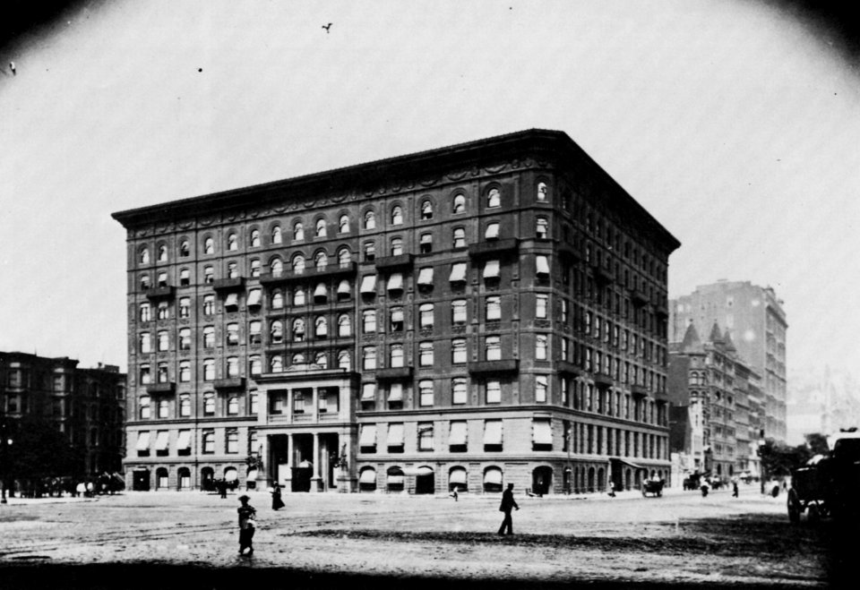 Amerikanischer Photograph um 1894 - Das erste Plaza Hotel (Zeno Fotografie)