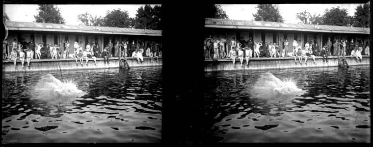 Amiens. 18-07-15. Bassin de natation. Plongeon Tourbier - Fonds Berthelé - 49Fi149