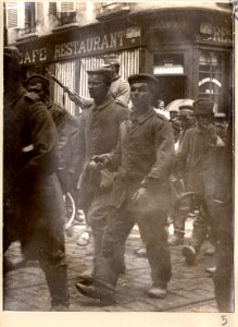 Amiens. 8.6.1915. Prisonniers allemands - Fonds Berthelé - 49Fi1874-5