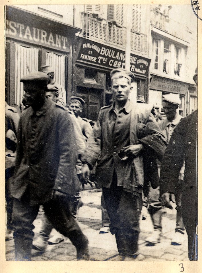 Amiens. 8.6.1915. Prisonniers allemands - Fonds Berthelé - 49Fi1874-3