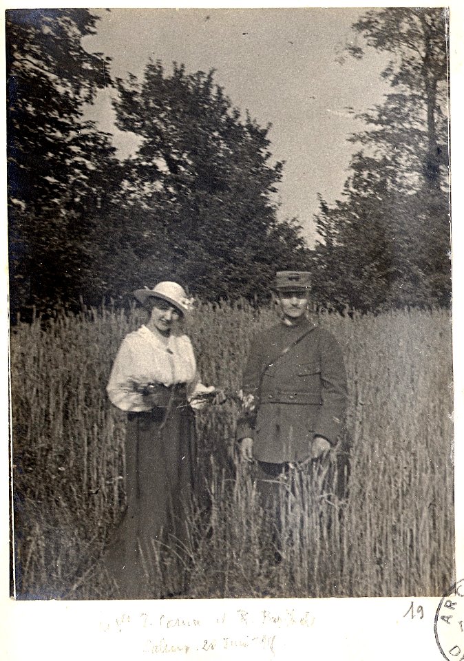 Amiens. 20-06-15. Mlle Jeanne Cornu et R. Berthelé - Fonds Berthelé - 49Fi1874-19