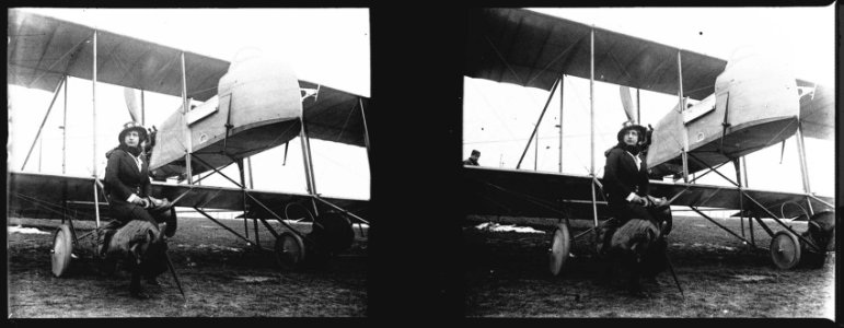 Amiens. Biplan M. Farman. Mlle Delagarde - Fonds Berthelé - 49Fi283