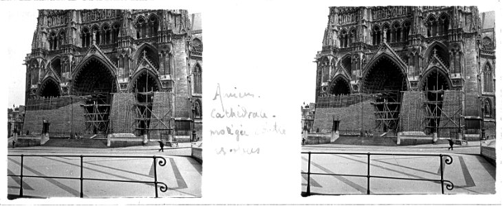 Amiens. Cathédrale protégée contre les obus - Fonds Berthelé - 49Fi60