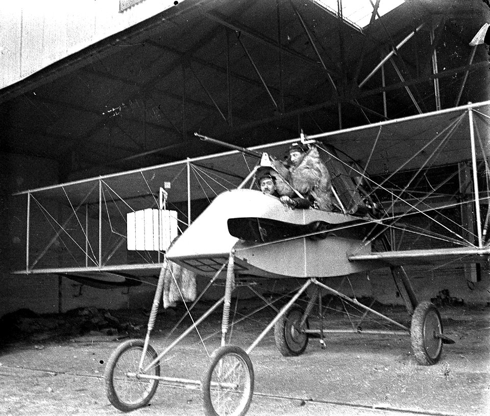 Amiens. Biplan Voisin. Sauzay et Roussillon - Fonds Berthelé - 49Fi163 (cropped)