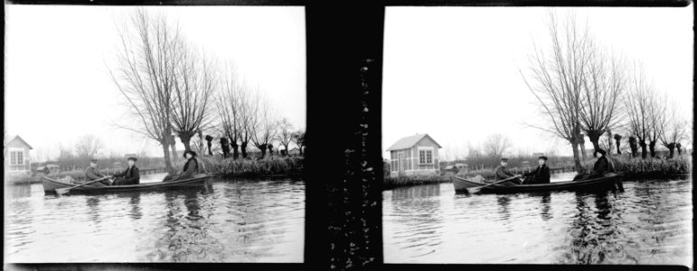 Amiens. Hortillonnages. En canot Mlle Cornu. Edith et R. Berthelé - Fonds Berthelé - 49Fi227