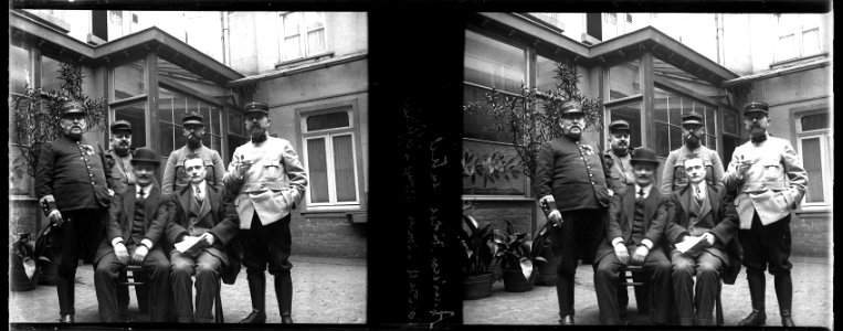 Amiens. Hôtel Central. Colonel Camus. Groupe d'officiers - Fonds Berthelé - 49Fi5