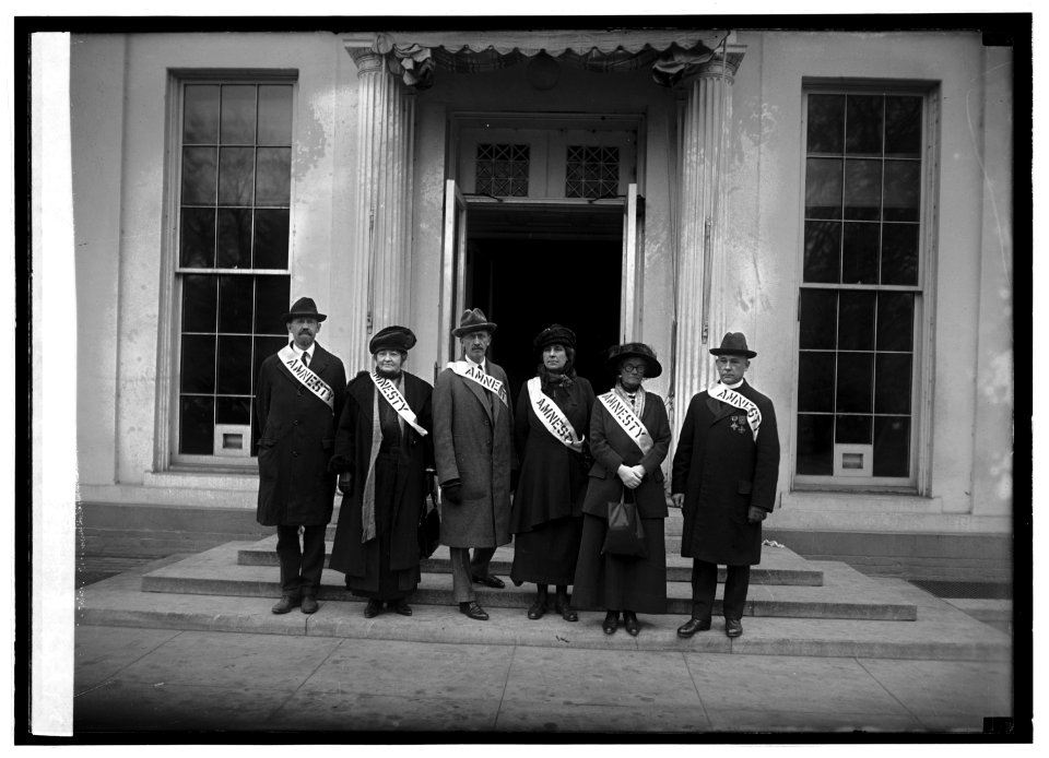 Amnesty pickets, (11-11-22) LCCN2016846891