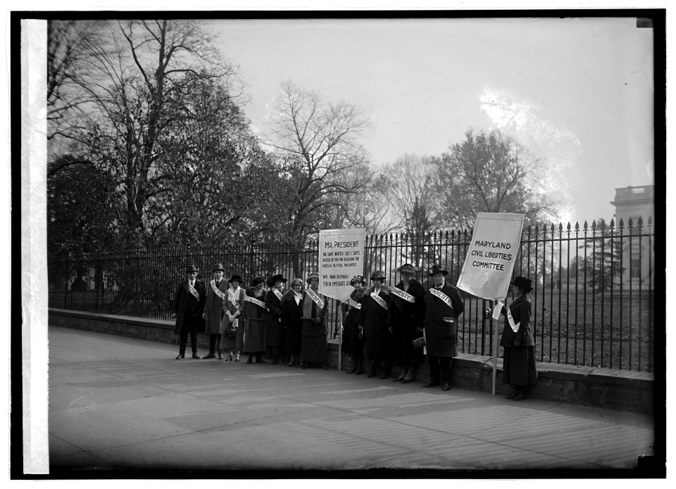 Amnesty pickets, 11-11-22 LCCN2016846892