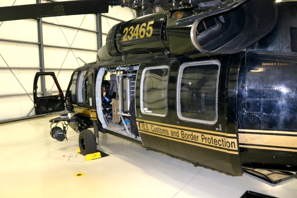 AMO crew out of Bellingham, Washington, heading back east for hurricane relief efforts. - 44609909922
