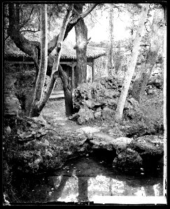 Amoy, China a temple by John Thomson, 1870-1871 photo