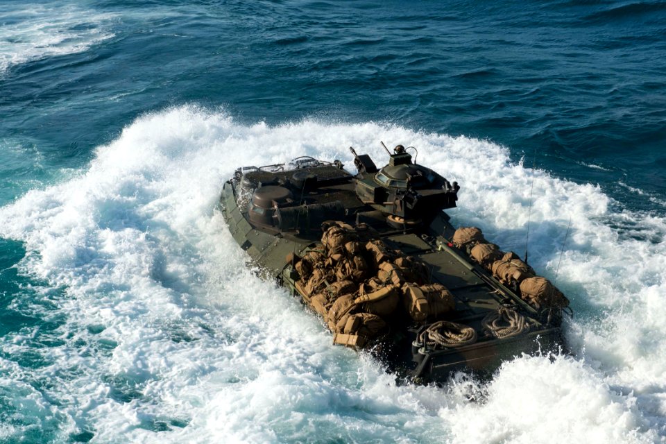 Amphibious assault vehicle launches from USS Fort McHenry 150209-N-DQ840-132