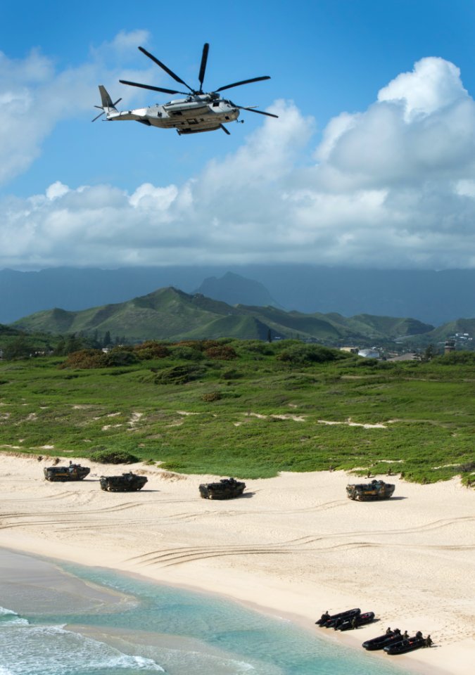 Amphibious assault, RIMPAC 2014 140729-N-GO855-160