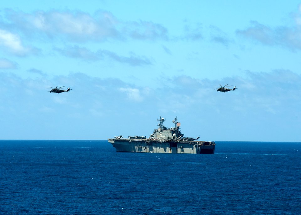 Amphibious assault, RIMPAC 2014 140728-N-QG393-076