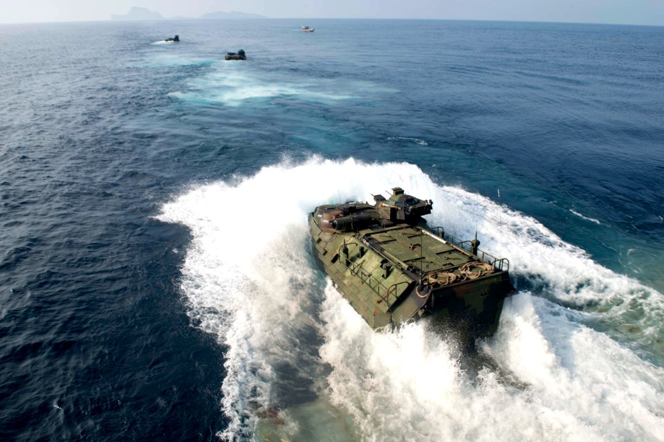 Amphibious Landing Exercise 2015 141005-N-UD469-021