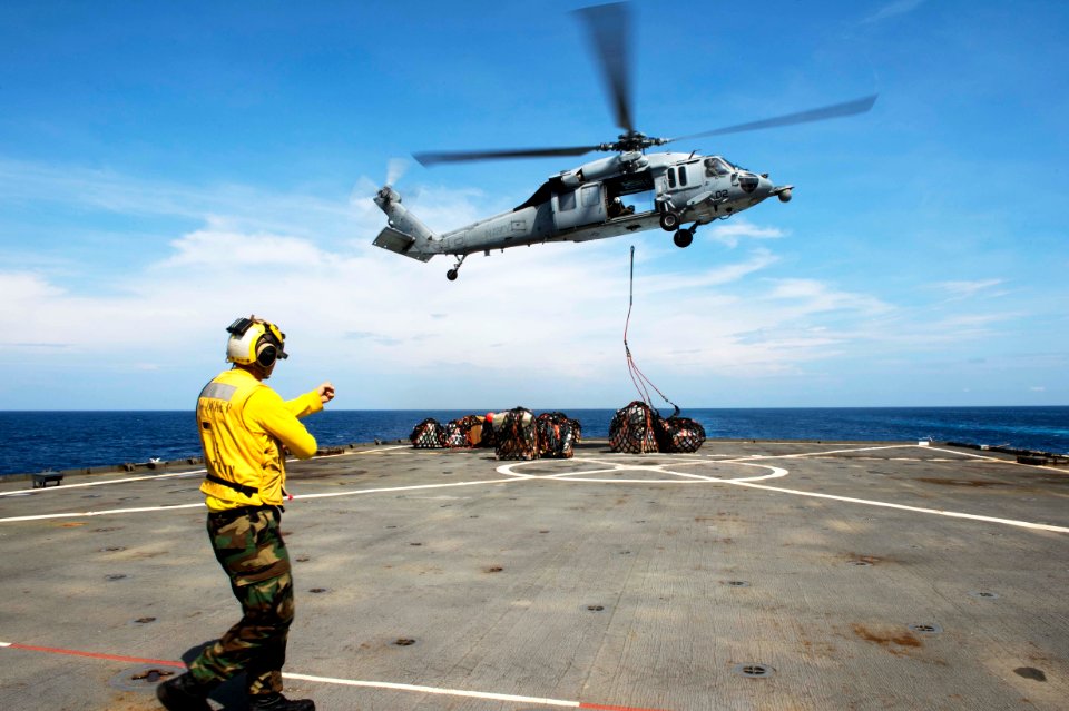 Amphibious Landing Exercise 2015 141006-N-UD469-111