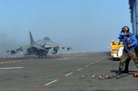 Amphibious Ready Group Marine Expeditionary Unit exercises 131029-N-AO823-325