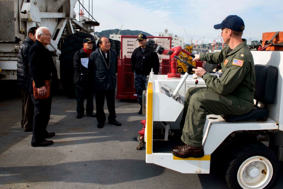 Amphibious Squadron 11 Hosts Tour Aboard USS Bonhomme Richard (LHD 6) 170118-N-NB544-117