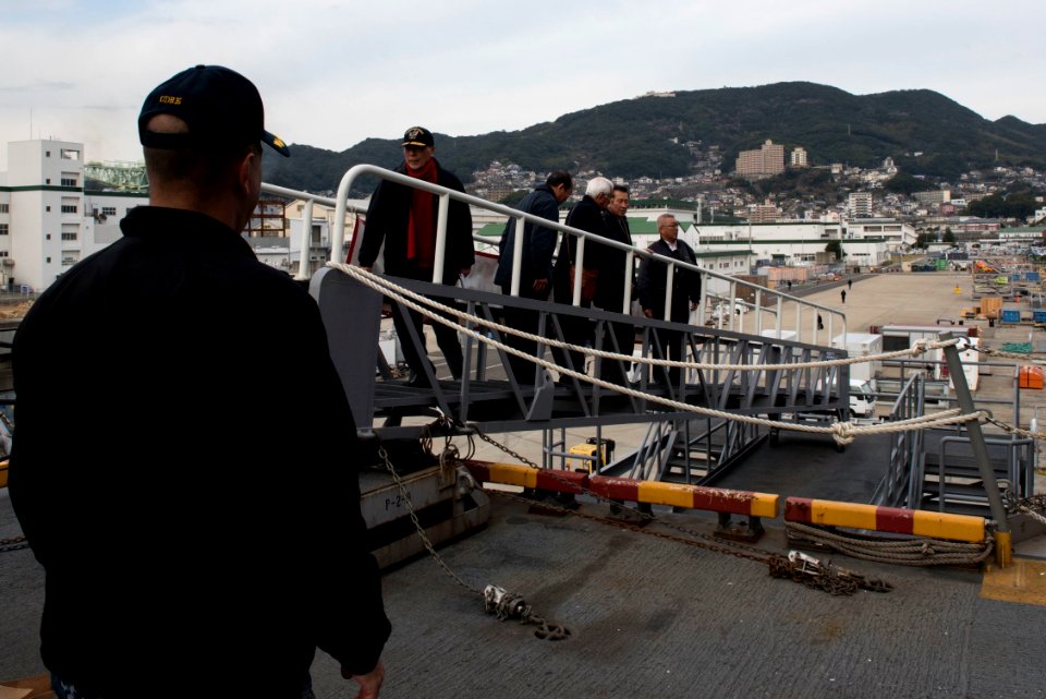 Amphibious Squadron 11 Hosts Tour Aboard USS Bonhomme Richard (LHD 6) 170118-N-NB544-012