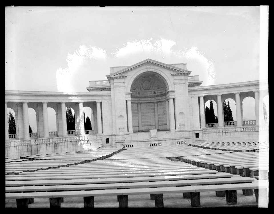 Amphitheater, Arlington, (Va.) LCCN2016851611