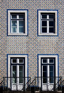 Windows symmetry wall photo