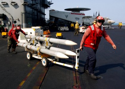 Amraam 041117-N-4374S-015