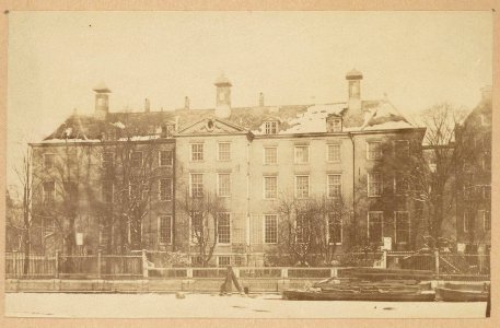 Amstel 1, Diaconie Weeshuis der Nederduits Hervormde Gemeente, afgebroken in 1888