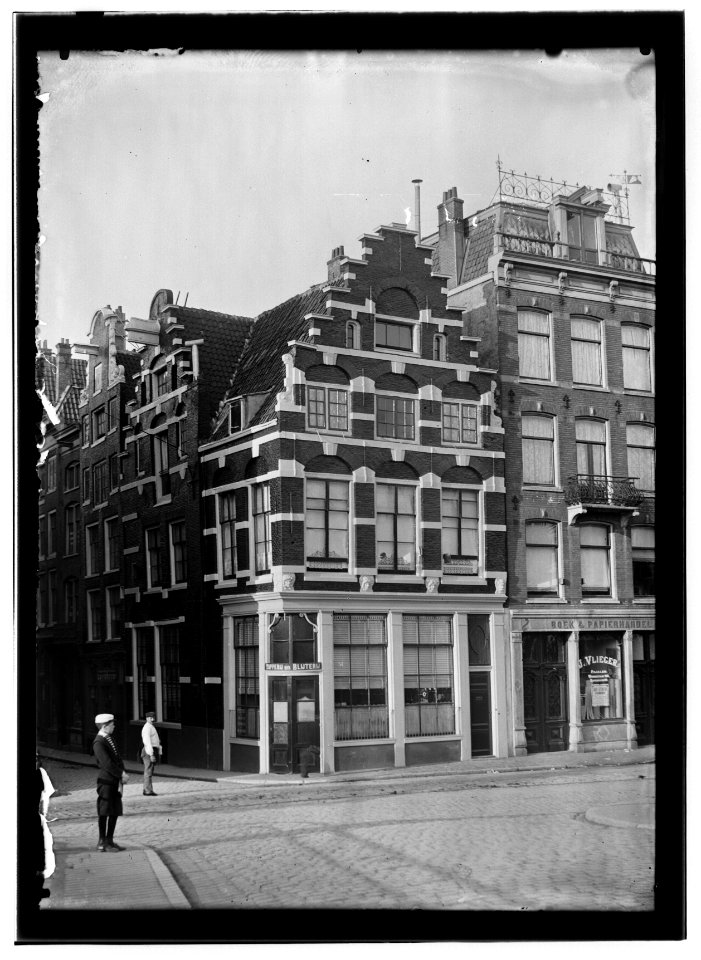 Amstel 52-54 (vlnr) Jacob Olie (max res)