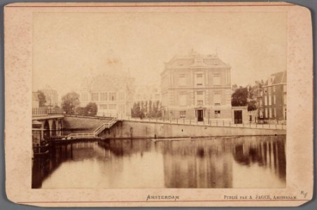 Amstel en Hogesluis gezien naar het Frederiksplein en het Paleis voor Volksvlijt-007